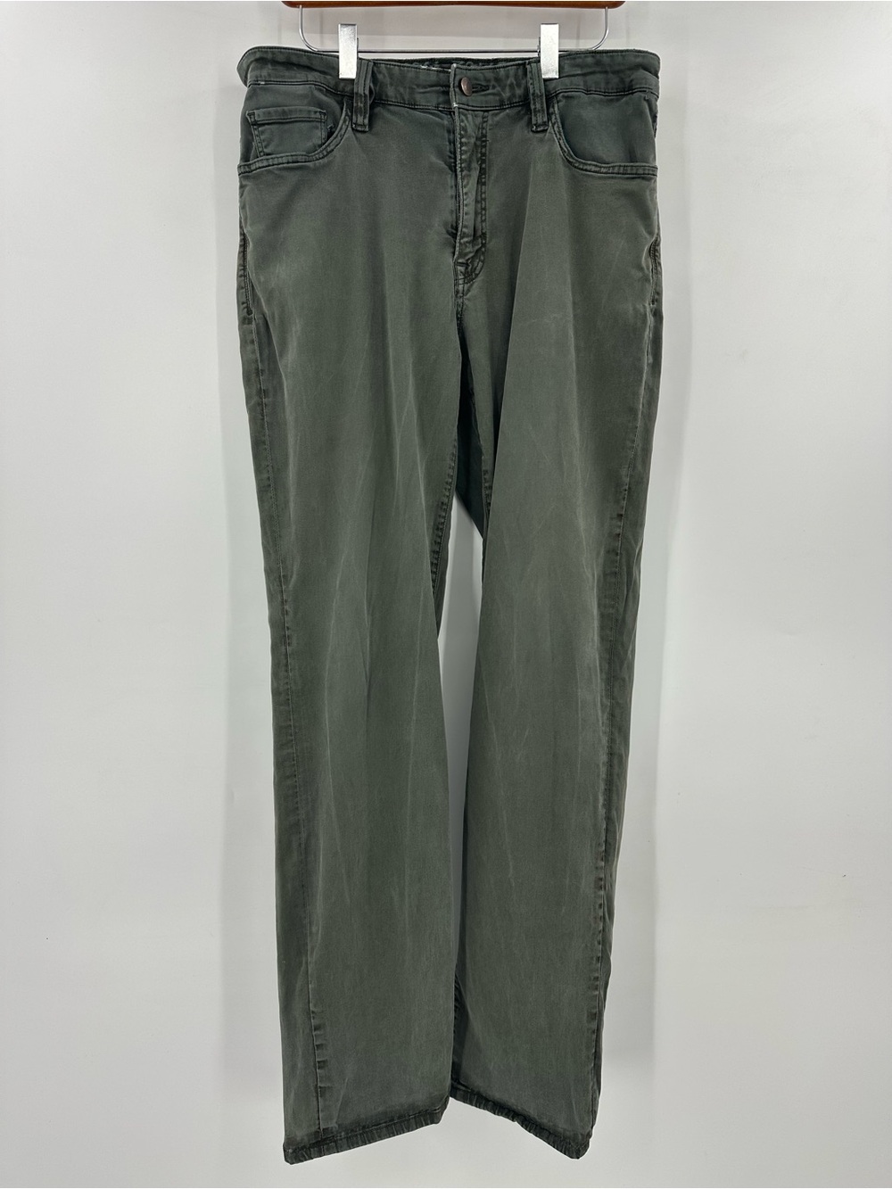 34 Heritage Straight Leg Jeans in Olive Green
